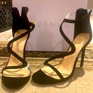 ASYMMETRICAL STRAP HEELS! BRAND NEW!